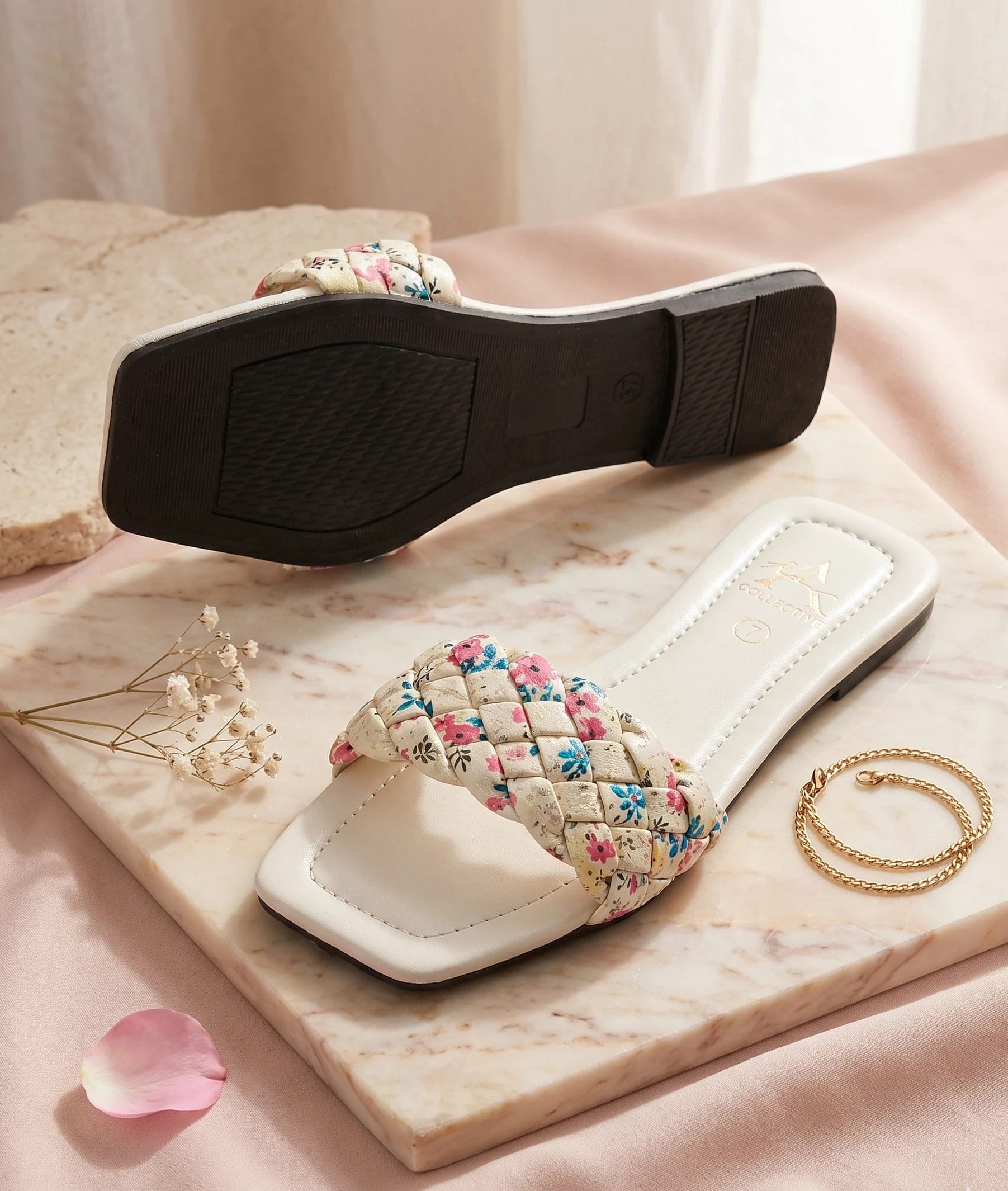 Gulnaar Woven Flats