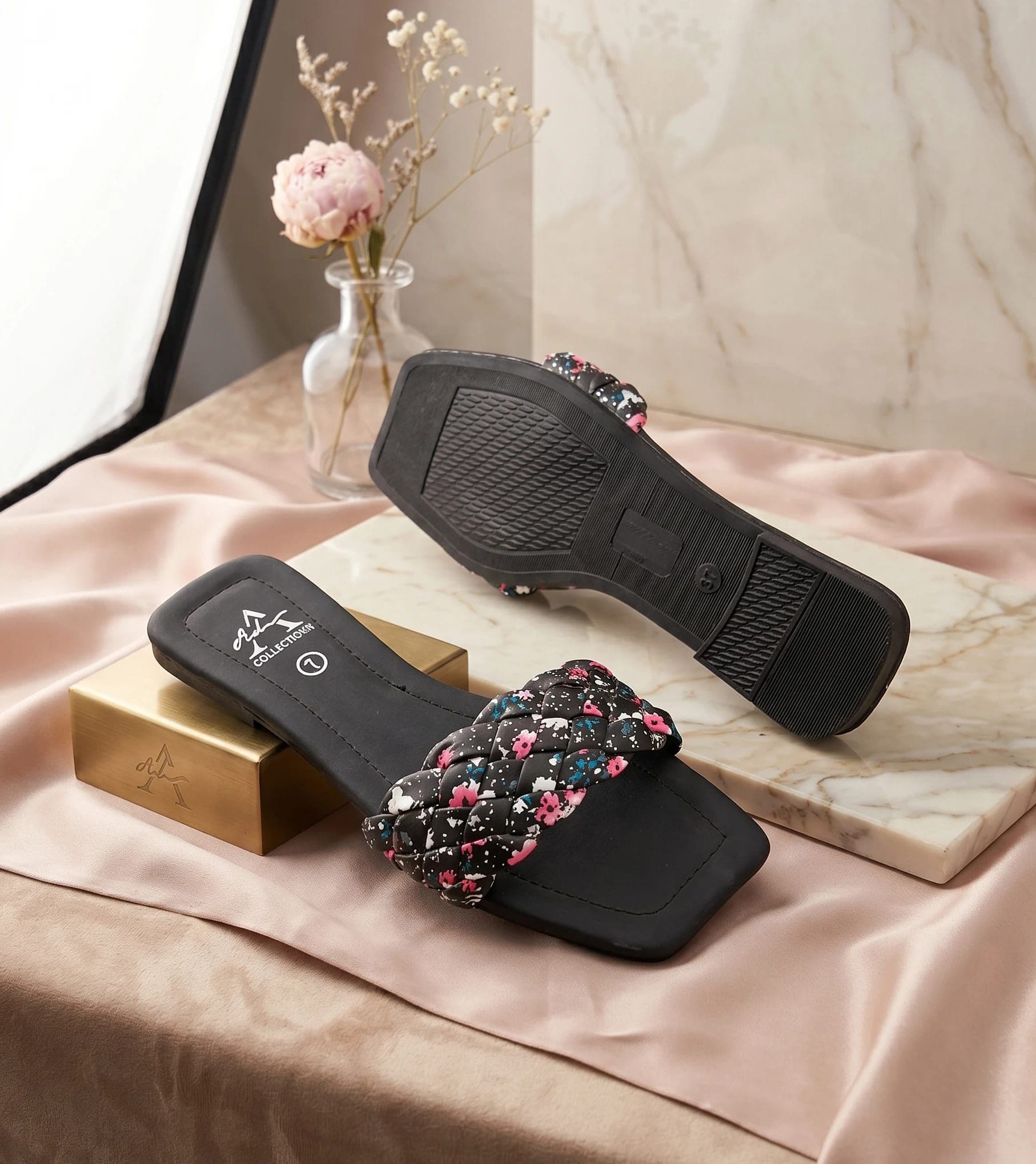 Gulnaar Woven Flats Black